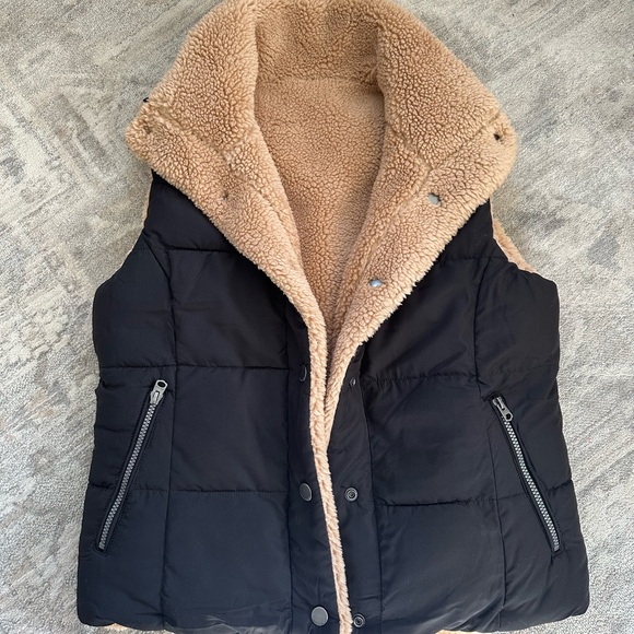 Lucky Brand reversible sterling vest. Size Small. - Picture 4 of 4